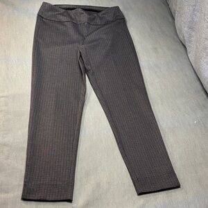 Zac & Rachel Plaid Houndstooth Pull-On
Ankle Pants with Ankle Slits - Size M